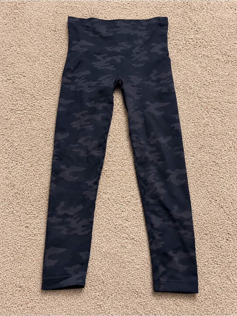 SPANX Women’s Black Camo Leggings Size Medium M